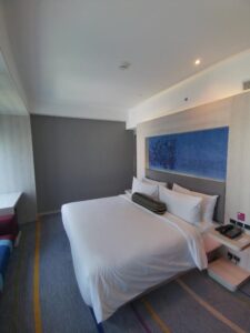 Aloft, Guest room