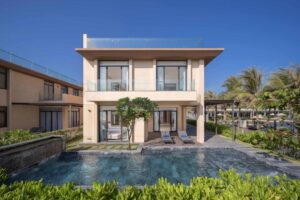 Beachfront Pool 4-Bedroom Villa