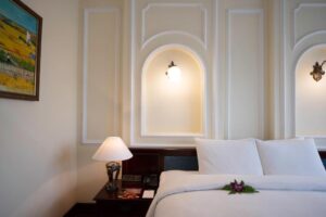 Century City Deluxe Twin