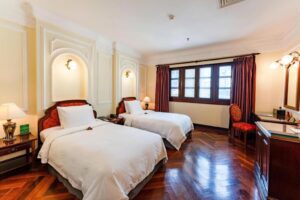 Century City Deluxe Twin