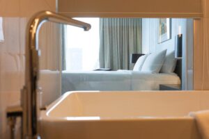 Club Room, Exclusive Lounge Access