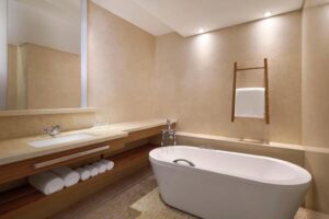 Deluxe Corner King Room