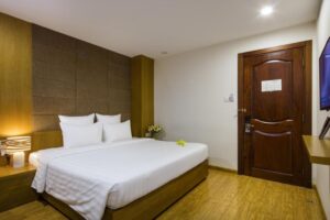 Deluxe Window Room 