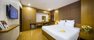 Deluxe Window Room 
