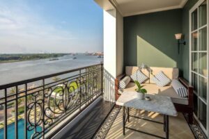 Deluxe King Room with River View