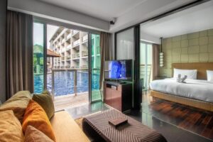 Deluxe Pool Access Suite