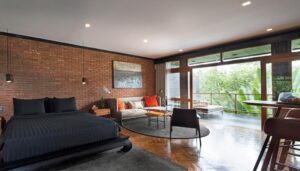Deluxe Pool Suite