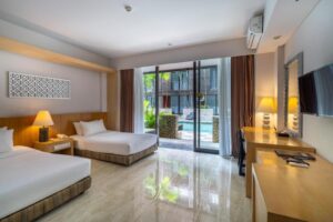 Deluxe Room With Pool Access