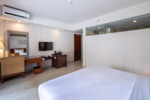 Deluxe Room With Pool Access