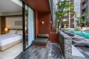 Deluxe Room With Pool Access