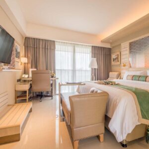 Deluxe Room Pool Access