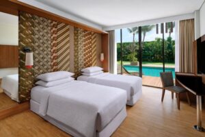Deluxe Room with Pool Access