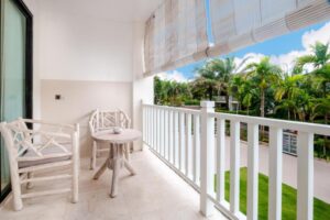 Deluxe Room with Poolside Cabana