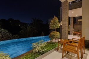 Deluxe Room with Valley View