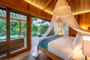 Deluxe Suite with Private Hot Tub