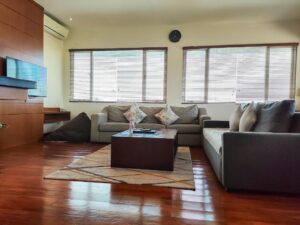 Deluxe Three-Bedroom Apartment