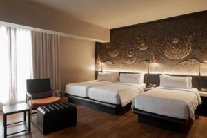 Deluxe Triple 3 Singles