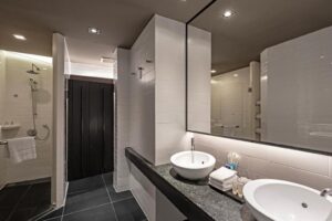 Deluxe Triple 3 Singles