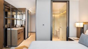 Deluxe with Lounge Access