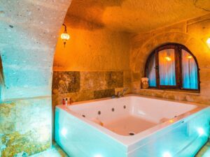 Erva Hammam Jacuzzi Cave Suite 