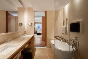 Executive Suite with Lounge Access