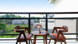 Family Bathtub With Balcony