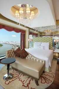 Grand Deluxe King Room High Floor