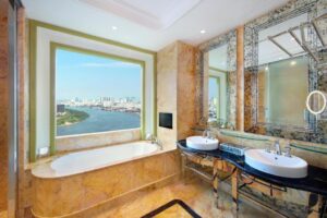 Grand Deluxe King Room High Floor