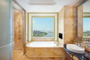 Grand Deluxe King Room High Floor