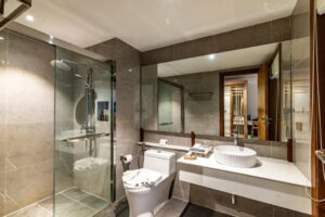 Grand Deluxe Poolside