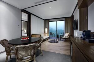 Junior Suite Pool and Mountain View