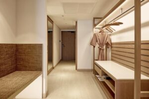 Junior Suite with California King Bed