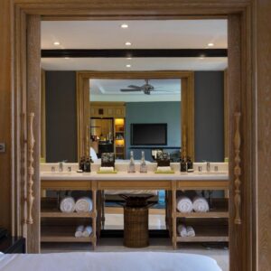  Suite with Partial Ocean View