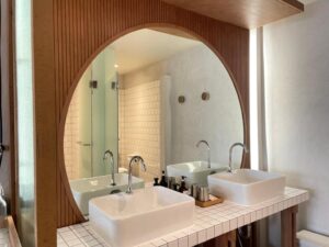 King Unit Sofa Balcony