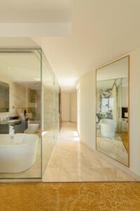 La Vela Deluxe Corner