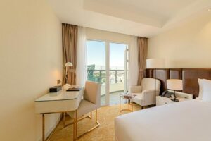 La Vela Deluxe Corner