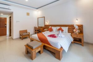 Lagoon King Suite with Pool Access