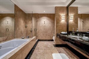 Large 1 Bedroom Suite