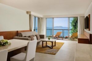 Luxury Oceanfront View 1-Bedroom Suite