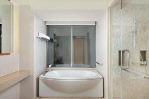 Luxury Oceanfront View 1-Bedroom Suite