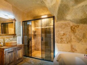 Nimet Deluxe Jacuzzi Cave Suite