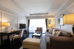 One Bedroom Suite with Lounge Access