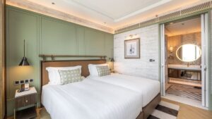 One-Bedroom Suite with Lounge Access