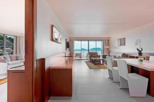 Premium Oceanfront View 1-Bedroom Suite