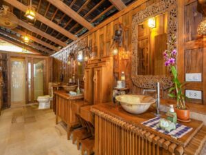 Royal Grand Pool Villa