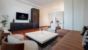 Suite With Private Meeting 