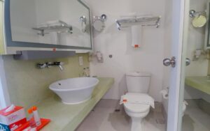 HARRIS Unique Room Pool Access