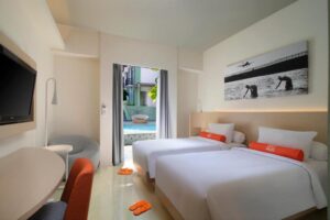 HARRIS Unique Room Pool Access
