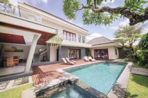 Three-Bedrooms Family Pool Villa