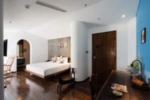 Verdant Calm Balcony